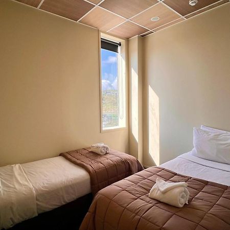 The Post Hotel Porirua Luaran gambar